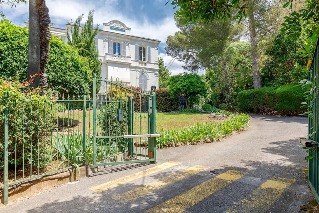 L'Annonciade-Calme-Terrasse-Parking Apartment Cannes Bagian luar foto